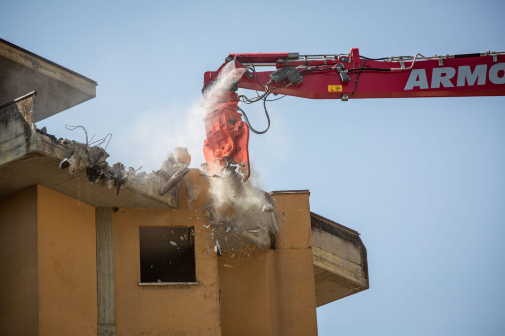 Demolizione grattacieli Quartiere Cogne