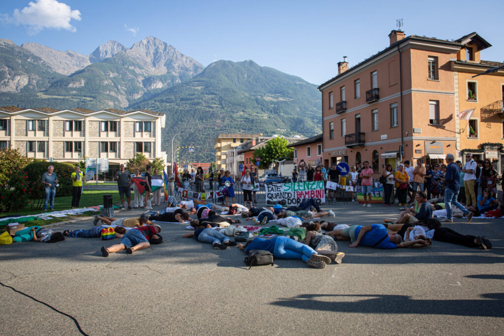 Flashmob per Gaza in piazza Arco d