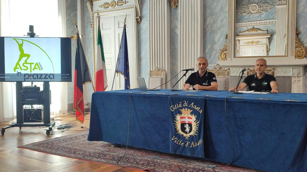 Presentazione Asta in Piazza Fulvio Assanti Roberto Renda