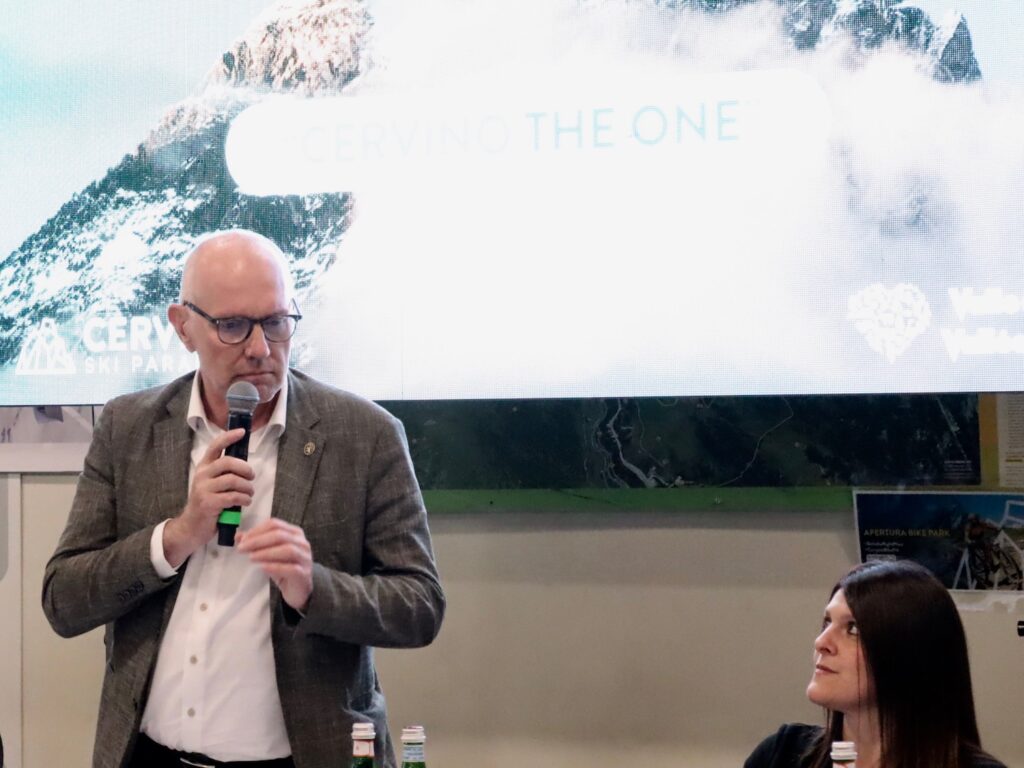 Presidente della Regione e Sindaca di Valtournenche - Presentazione Cervino The One. Foto Alice Dufour