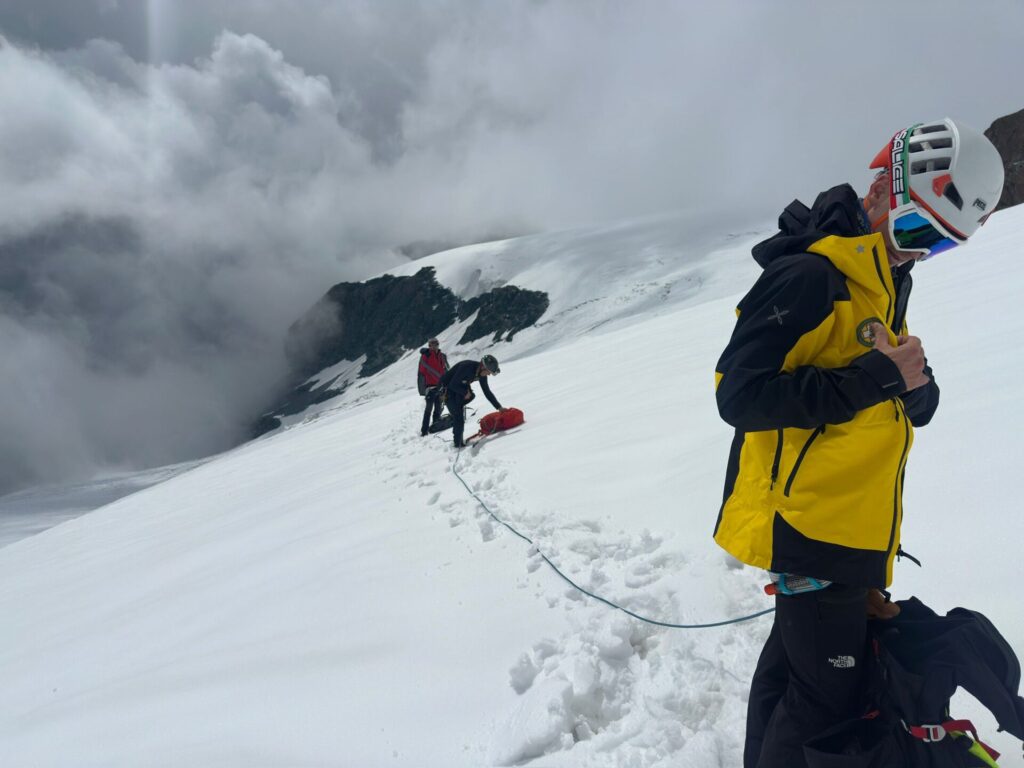 Tentativo recupero alpinisti gemello breithorn