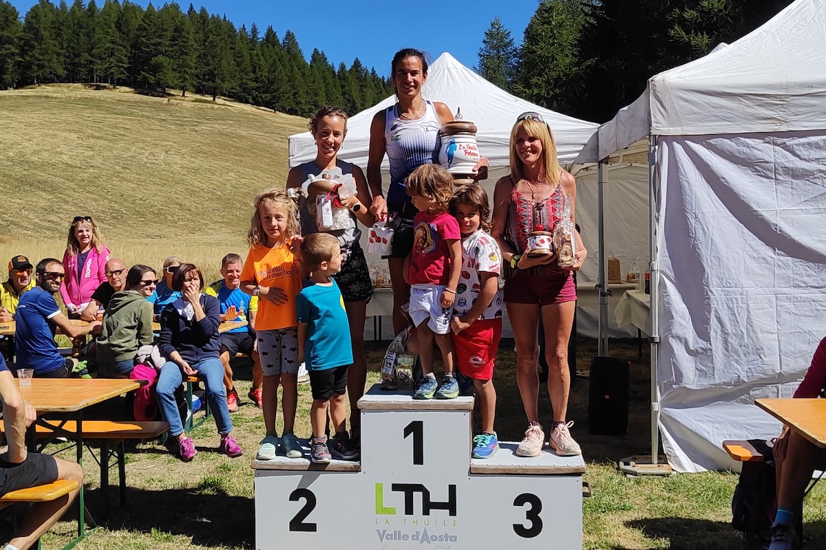 Il podio femminile della martze a pià di La Thuile 2025