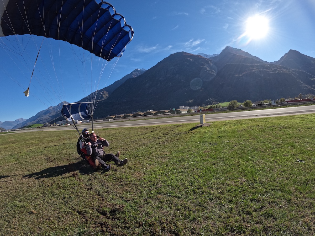 lanci paracadutismo in Valle d