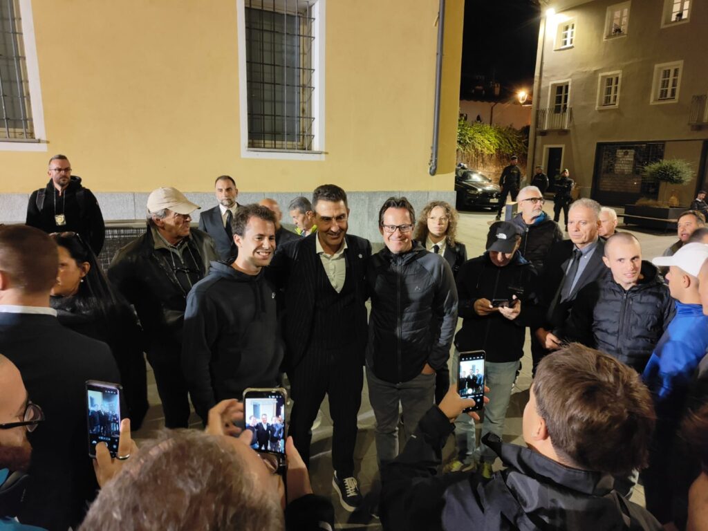 Fotografie con il pubblico prima di salire sul palco
