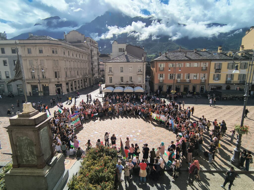 Sciopero generale per Gaza manifestazione in Piazza Chanoux
