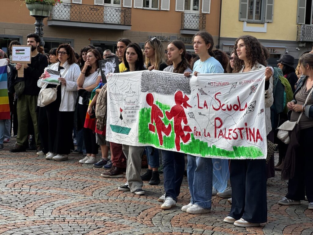 Sciopero generale per Gaza manifestazione in Piazza Chanoux