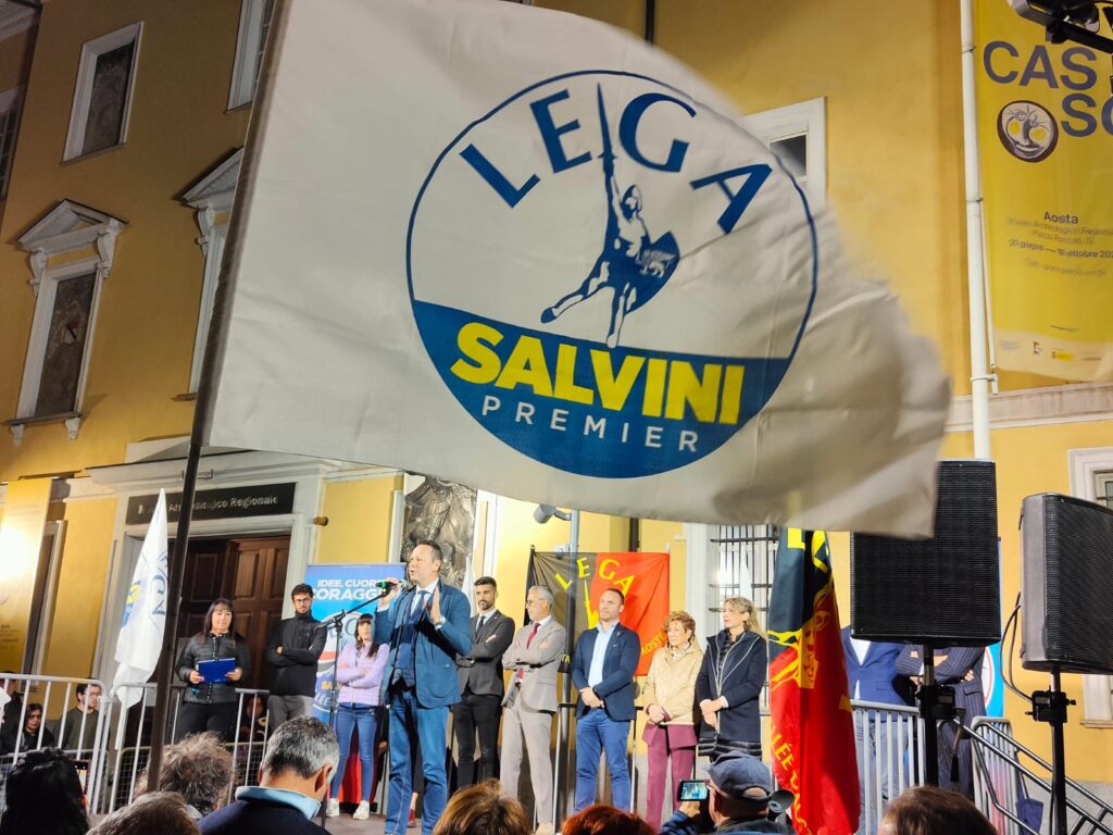 Un momento della chiusura della campagna elettorale della Lega