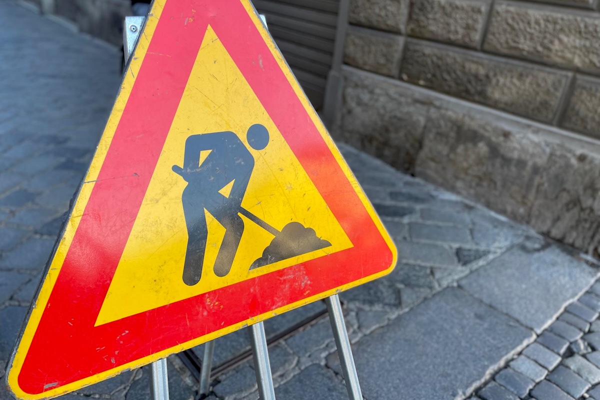 Lavori in corso - cartello - opere pubbliche - lavori pubblici
