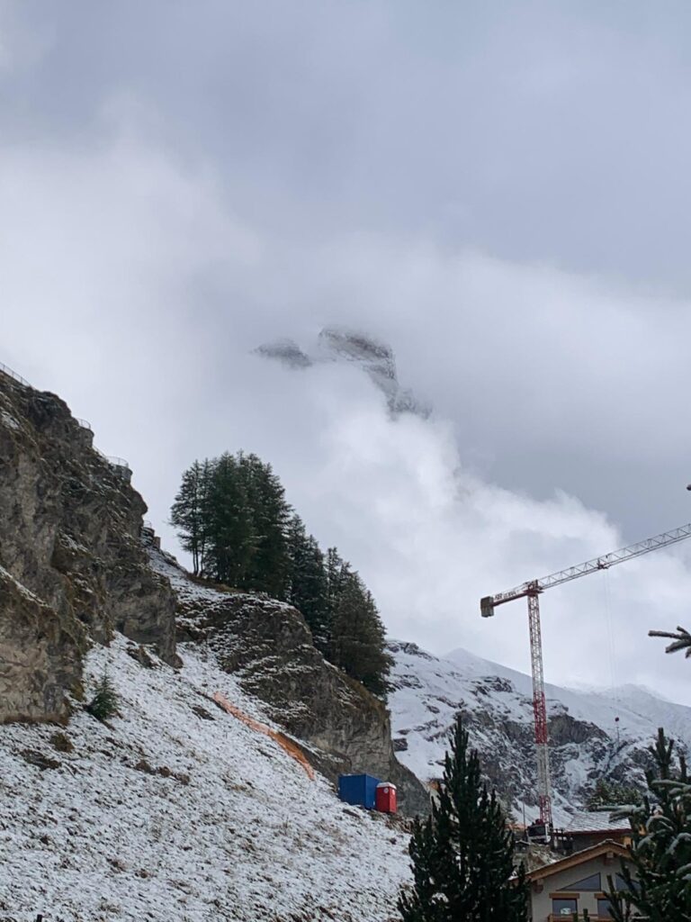 neve Cervinia 24 settembre 2025 - foto hotelmiravidi_e_montcervin