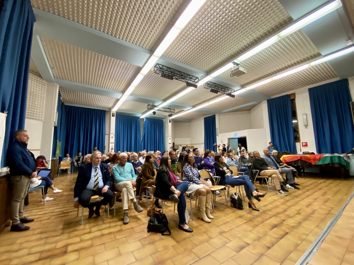 pubblico VdA Aperta comizio chiusura