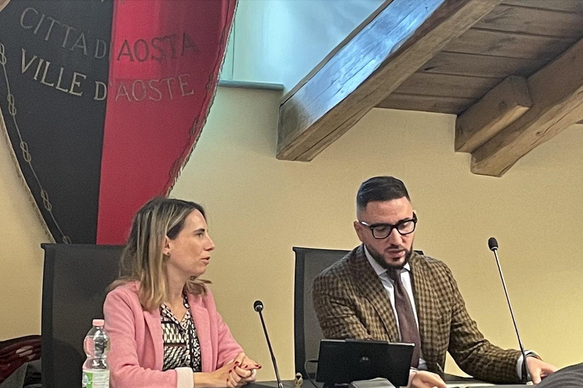La vicesindaca di Aosta Valeria Fadda ed il presidente del Consiglio Samuele Tedesco