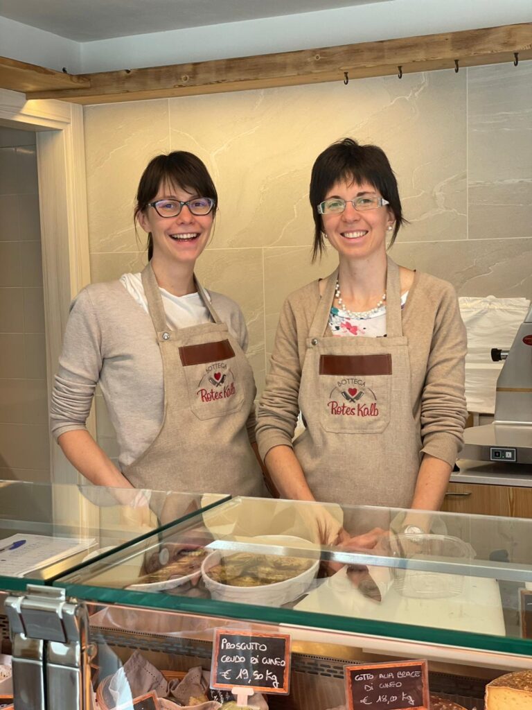 Valentina e Elisabetta Consol titolari della Bottega Rotes Kalb