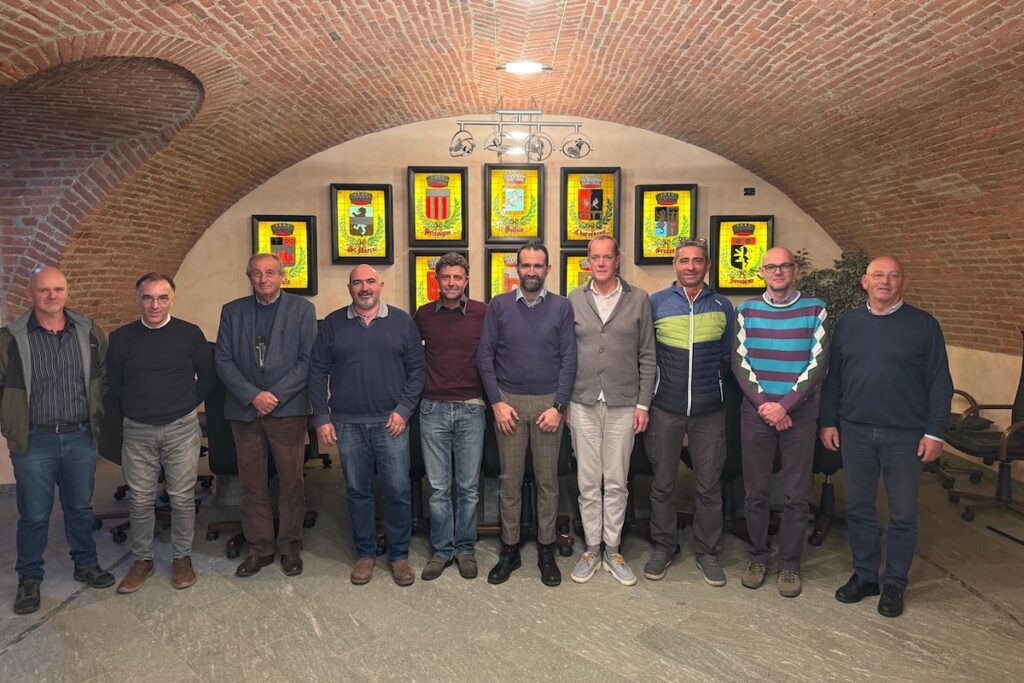 I Sindaci dell'Unité Mont-Émilius. Al centro, il presidente Fabrizio Bertholin