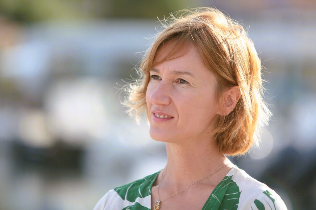 Elvira Mujčić Longitudes