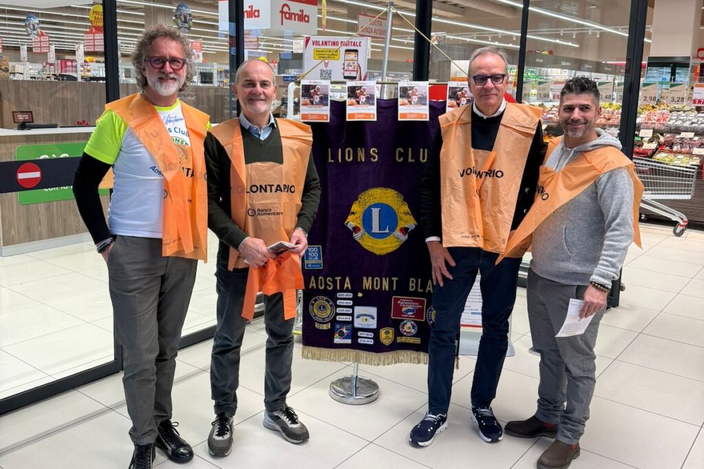 Il Lions club Aosta Mont Blanc alla colletta alimentare