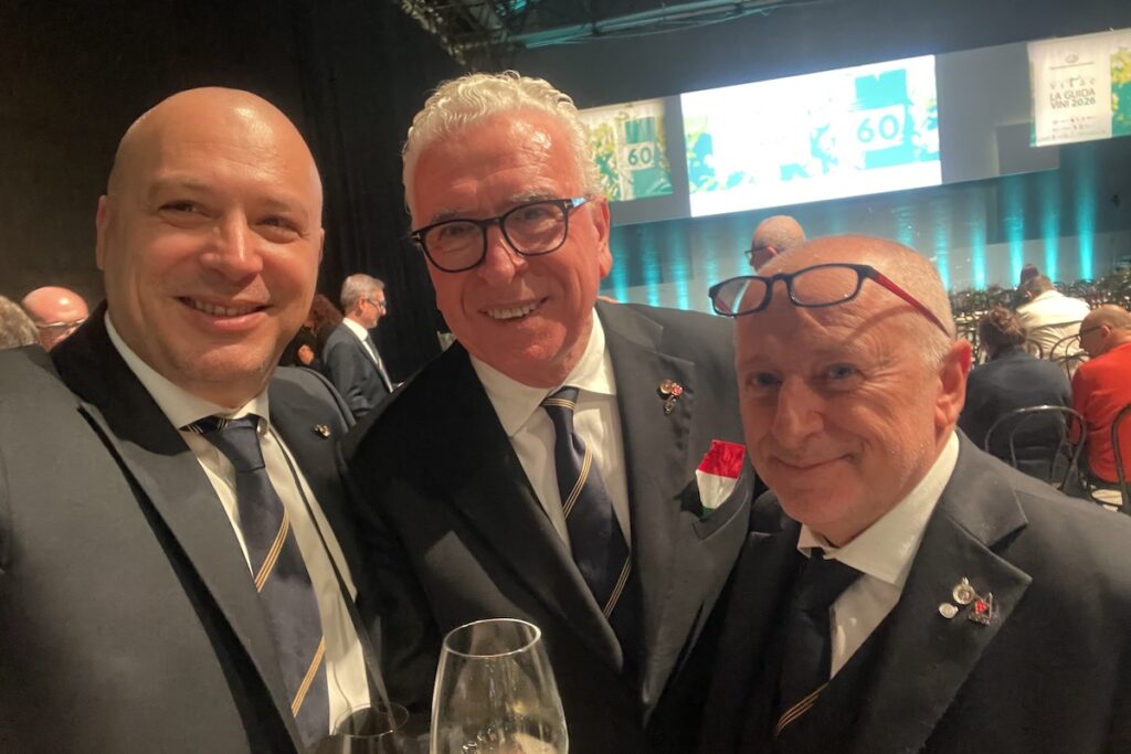 Da sx: il presidente Ais Valle d'Aosta Alberto Levi, il presidente Ais Italia Sandro Camilli e il responsabile della Guida Nicola Abbrescia