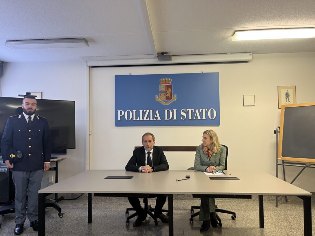 Una stanza per sé Questura