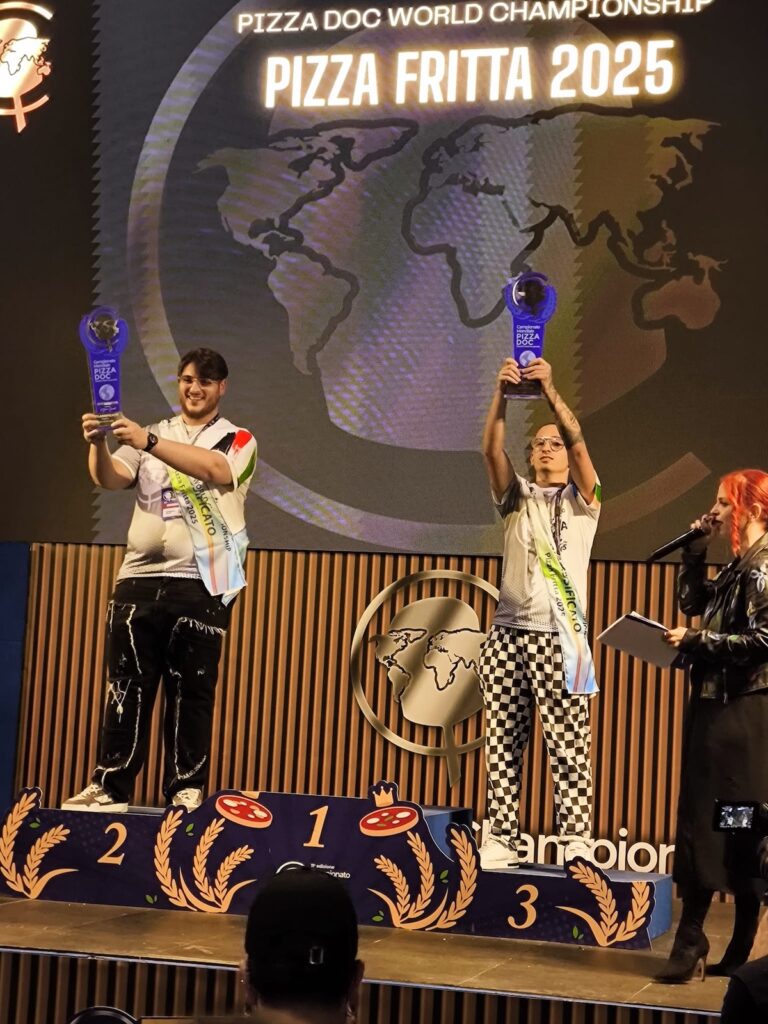 I pizzaioli di Meffry, Francesco e Carlo Cardone, premiati al Campionato mondiale della Pizza DOC
