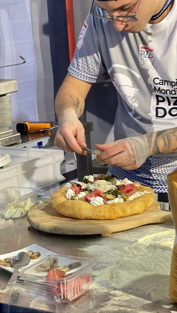 I pizzaioli di Meffry, Francesco e Carlo Cardone, premiati al Campionato mondiale della Pizza DOC