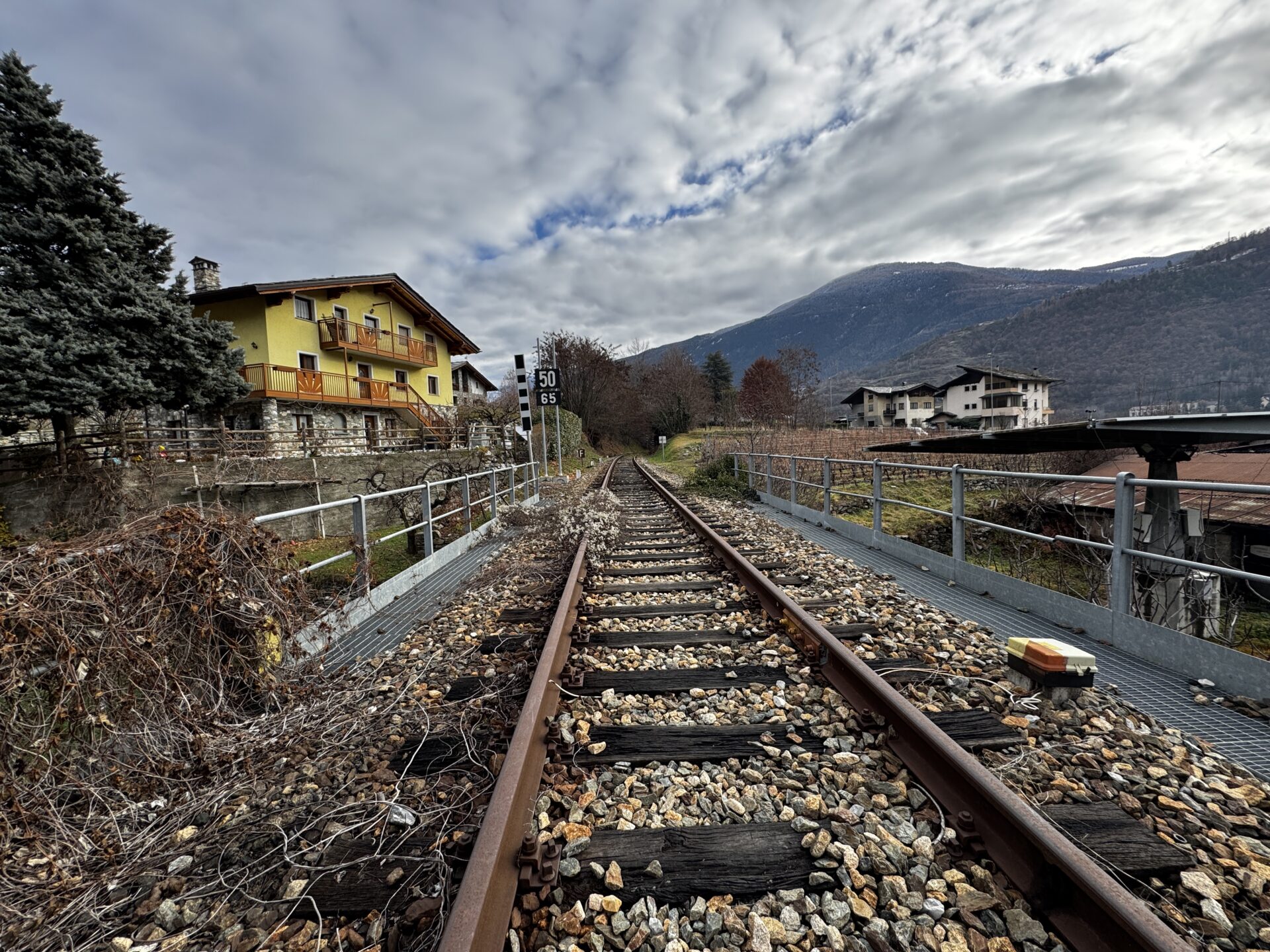Ferrovia Aosta Pré Saint Dider binari Villeneuve