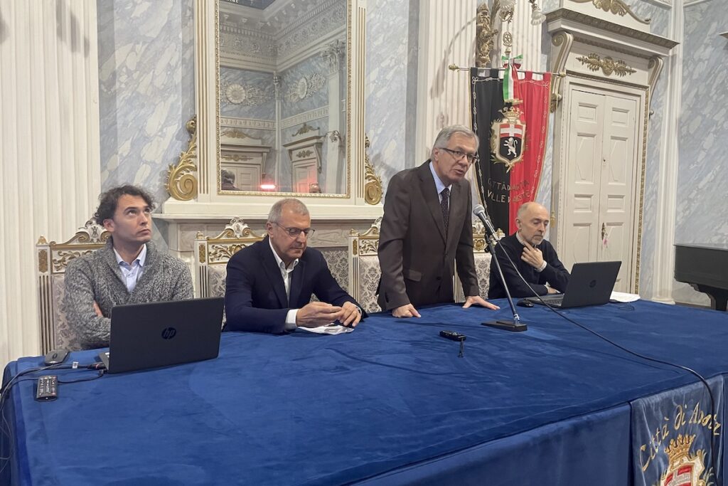 La presentazione del Peba - Piano di eliminazione delle barriere architettoniche di Aosta. Da sx: Bottani, Cometto, Rocco e Florio
