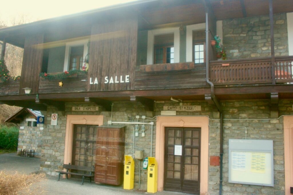 La stazione ferroviaria di La Salle
