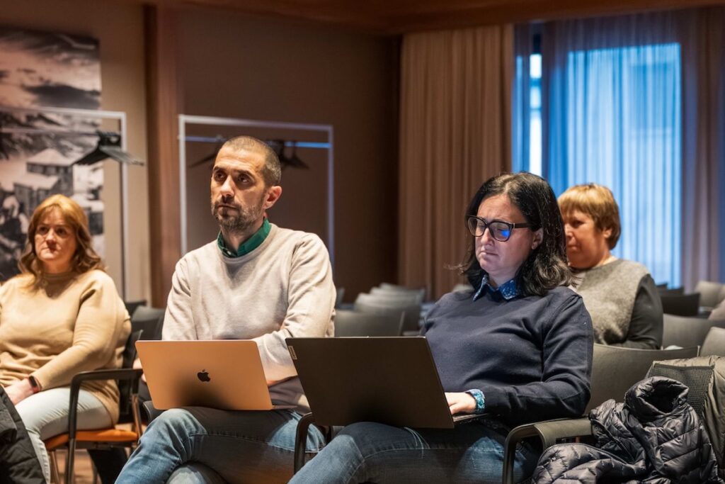 Il primo degli incontri tra l