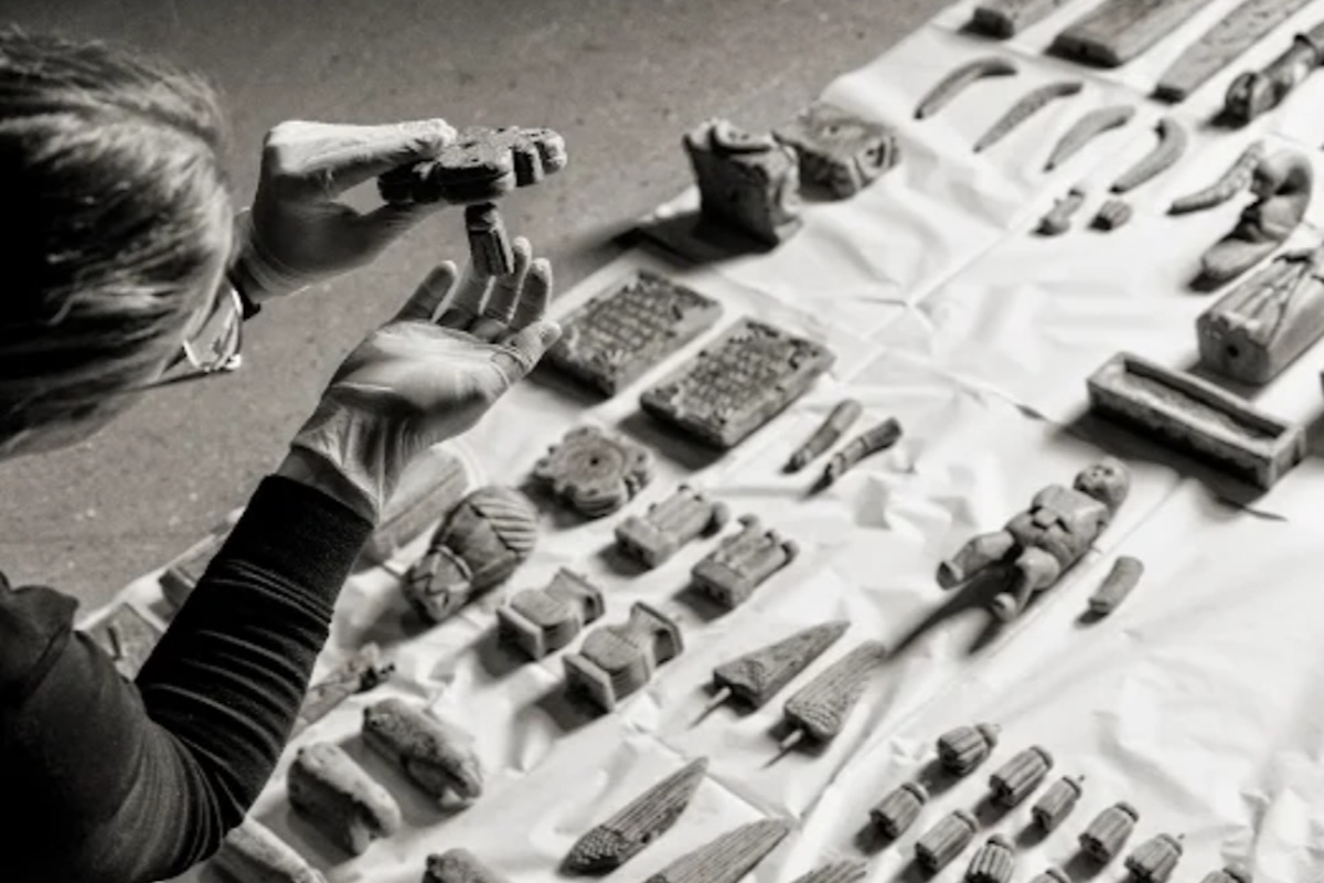 Il montaggio del "presepe ritrovato" di Jules Brocherel