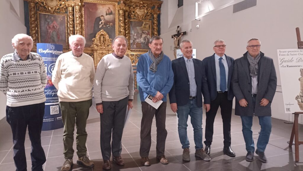 Guido Diémoz presenta la scultura intitolata “Le Ramoneur”