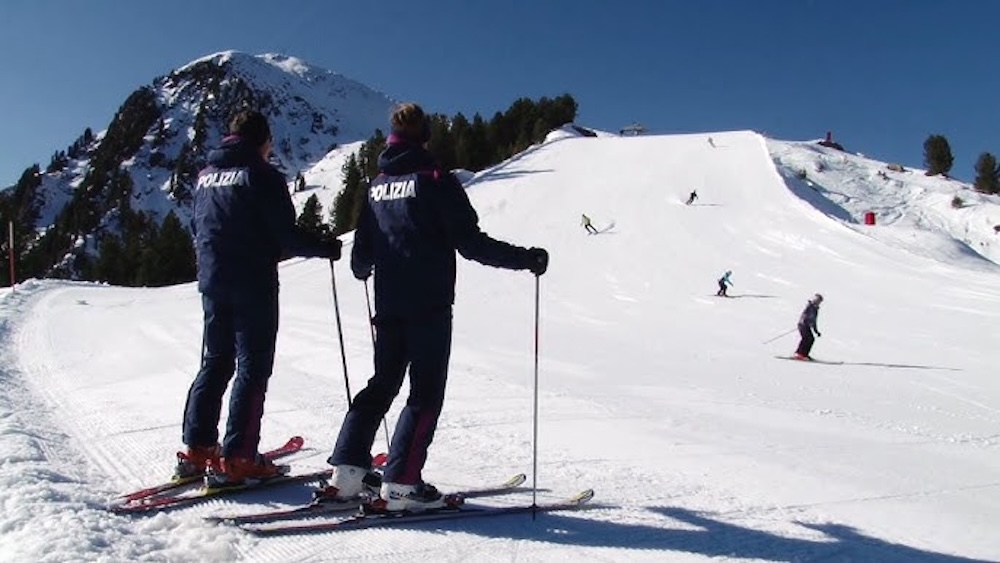 Poliziotti in servizio sulle piste