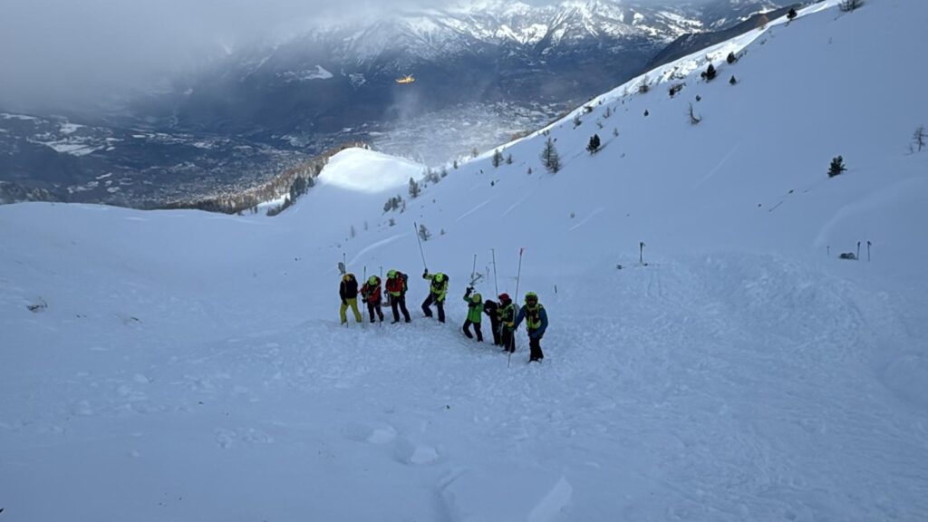 Soccorso in azione per ricerca scialpinista a Pila