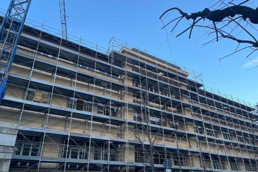 I lavori all'ex Liceo scientifico Bérard di via Consel des Commis, ad Aosta