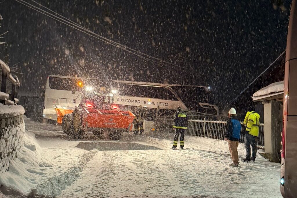 Il bus uscito di strada a Torgnon