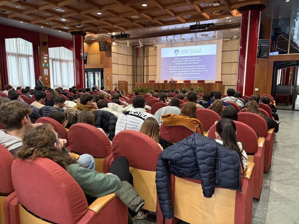 Carlo Cottarelli incontra gli studenti del Les