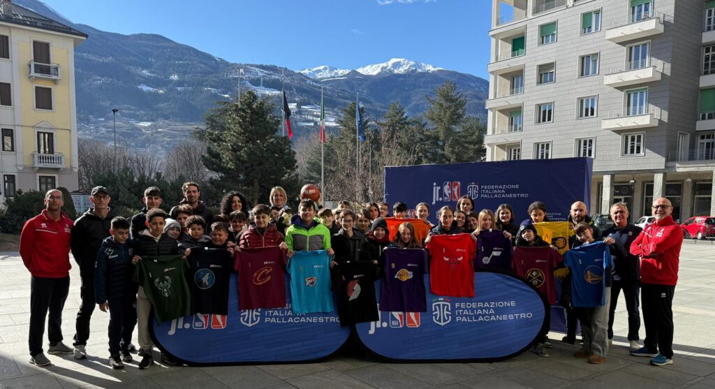 Jr WNBA FIP Schools League ()