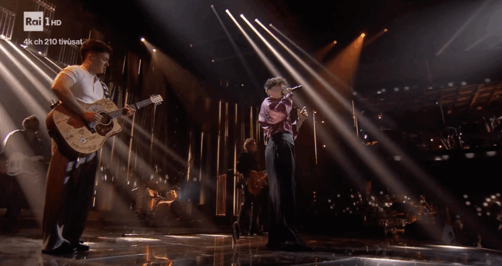 Juli e Olly sul palco di sanremo