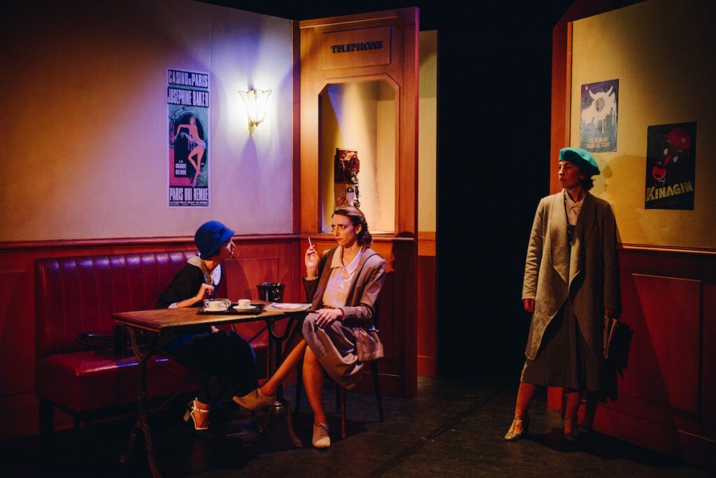 LA LIGNE ROSE Photo crédit Bénédicte Karyotis