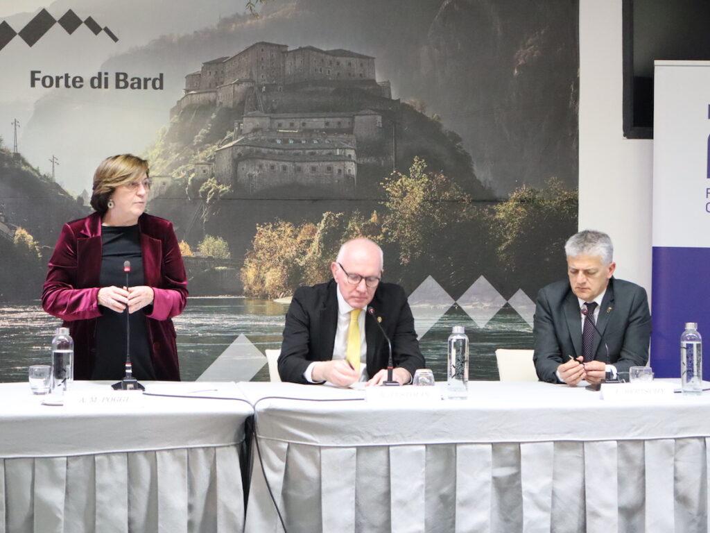 Anna Maria Poggi, Renzo Testolin e Luigi Bertschy (da sx a dx) - Presentazione Centro unico per la ricerca Foto Alice Dufour