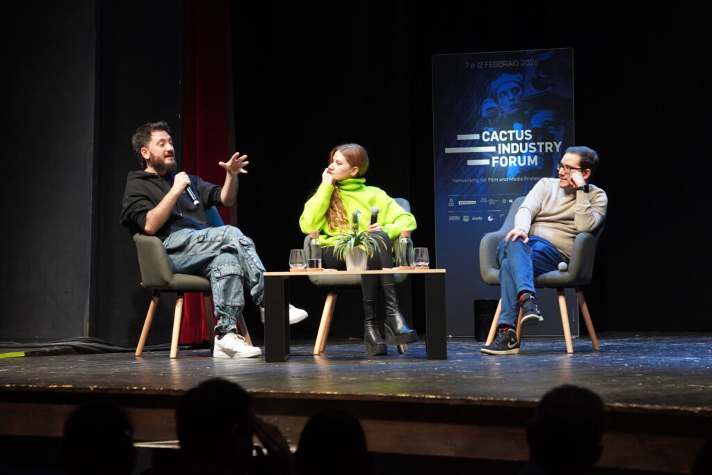 Scroll like share Foto di Daniele Canuto