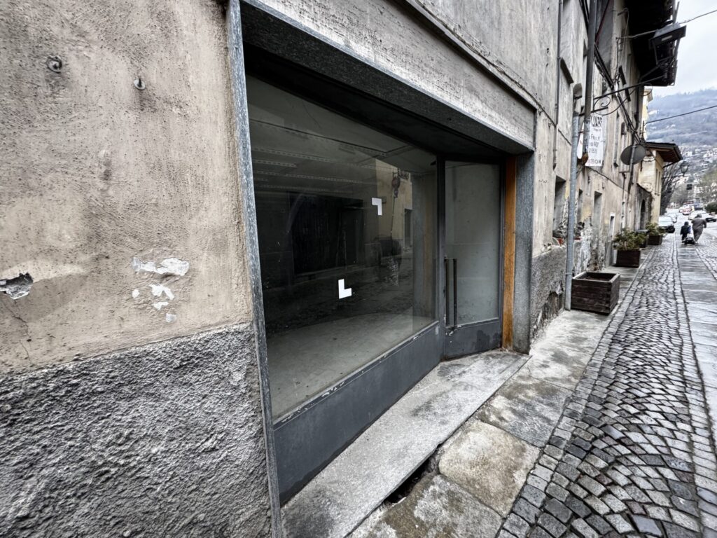 Negozi sfitti dossier commercio