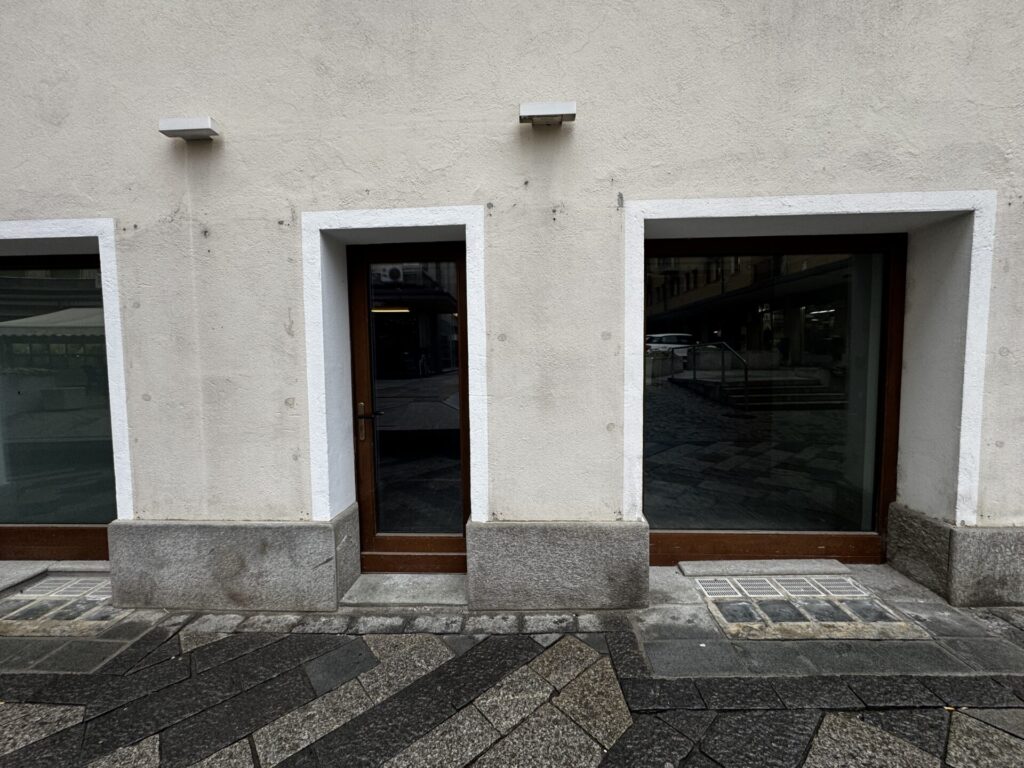 Negozi sfitti dossier commercio