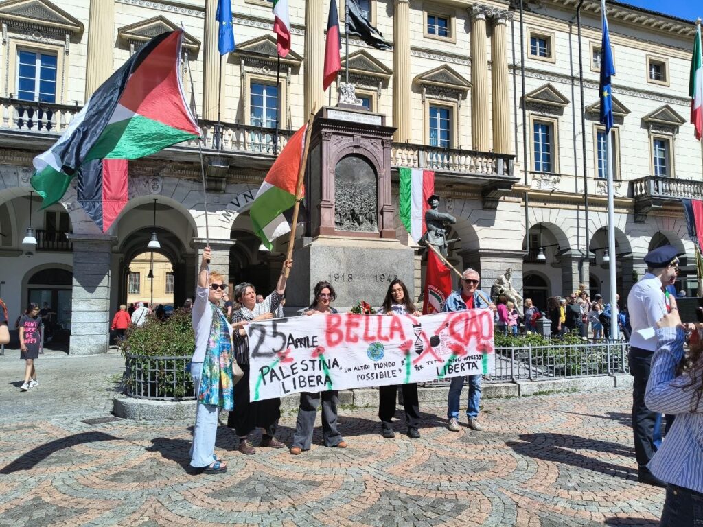 Manifestanti pro Palestina in piazza