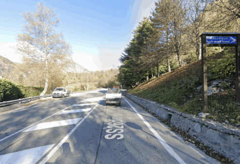 Frana a Palleusieux, chiuso un tratto di strada ed evacuati quattro condomini