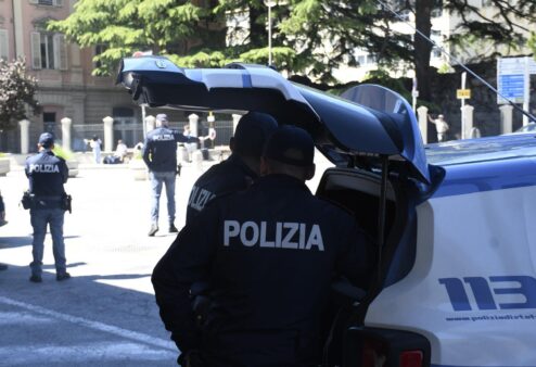 Controlli straordinari della Polizia in centro e in stazione ad Aosta