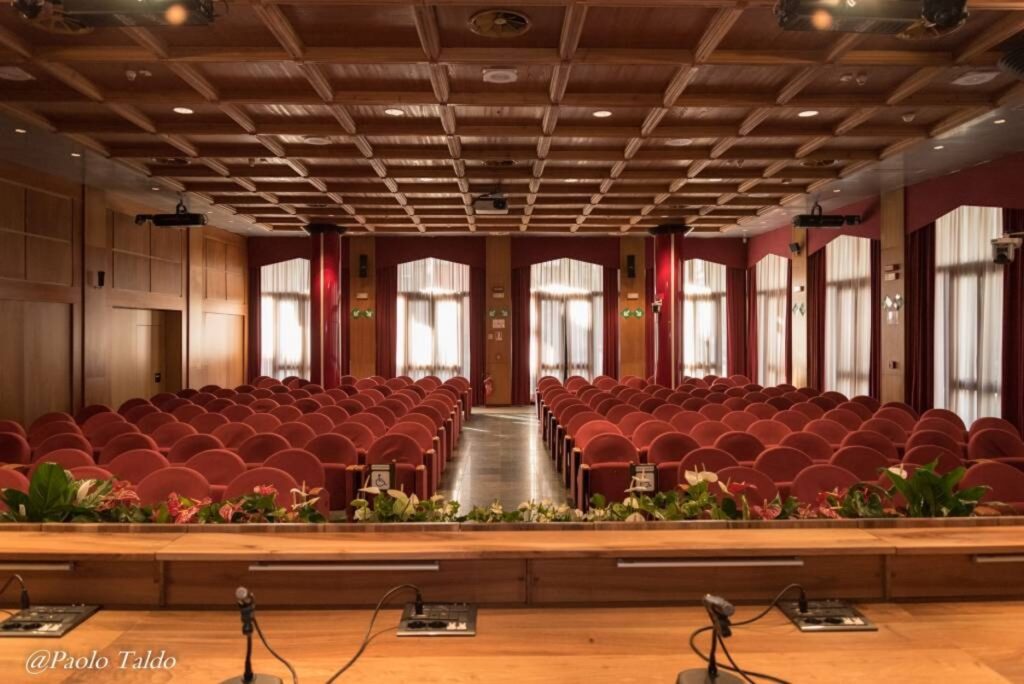 La sala "Maria Ida Viglino" del Palazzo regionale - Foto Paolo Taldo / LoveVdA