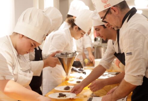Da Châtillon al mondo, i settant’anni dell’Ecole Hôtelière tra ex allievi, docenti e nuove generazioni