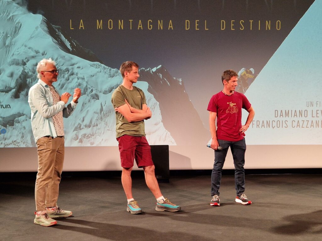 Damiano Levi regista Bepi Vidoni e François Cazzanelli (da sx a dx) Proiezione film Kimshung