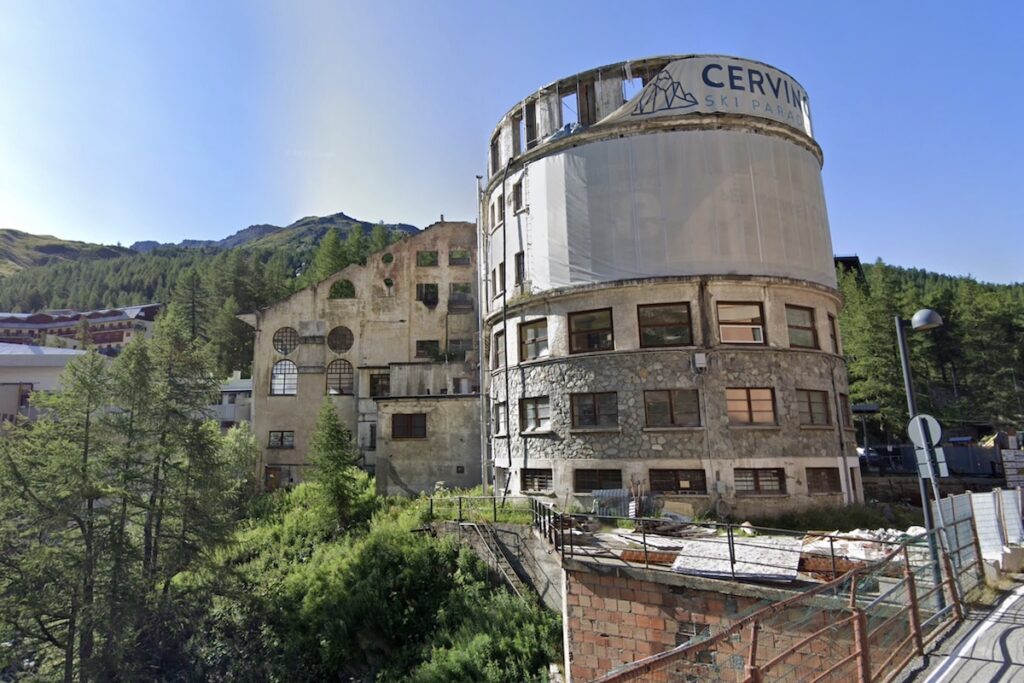 L'ex Hotel Gran Baita a Cervinia