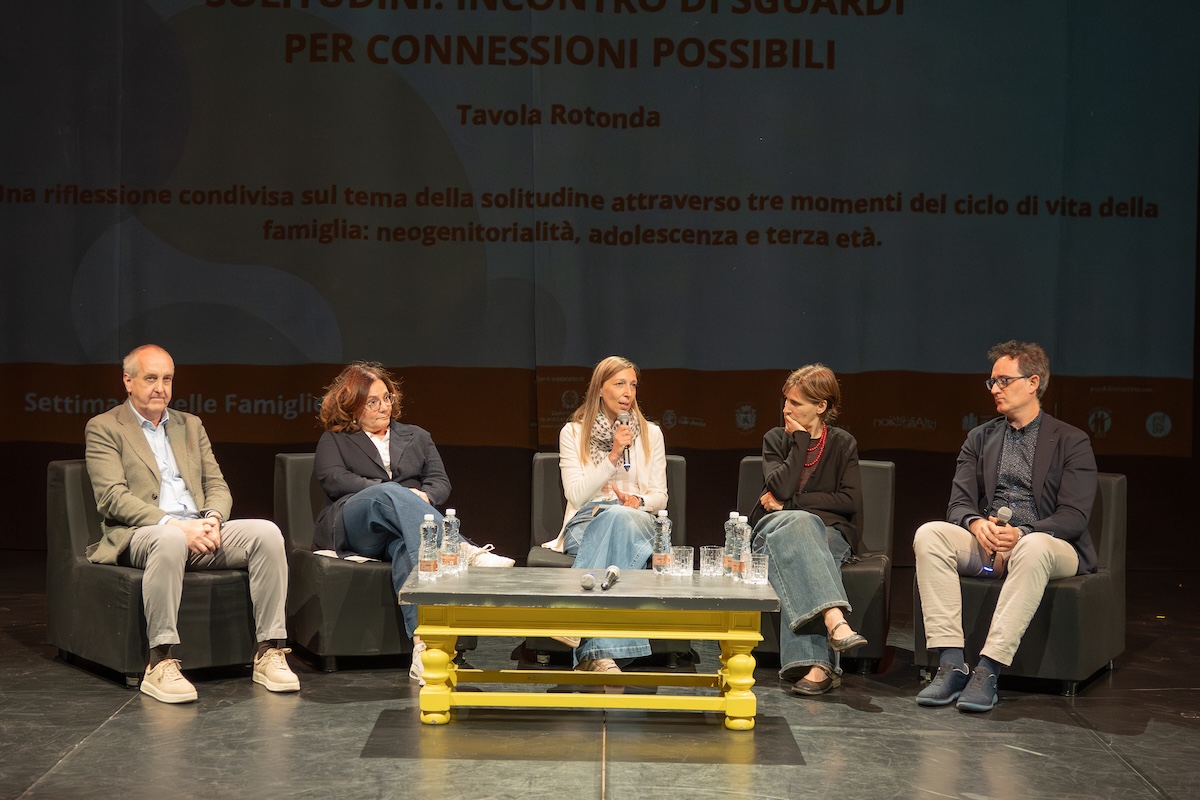 Tavola rotonda Solitudine Settimana delle famiglie ph Daniele Canuto