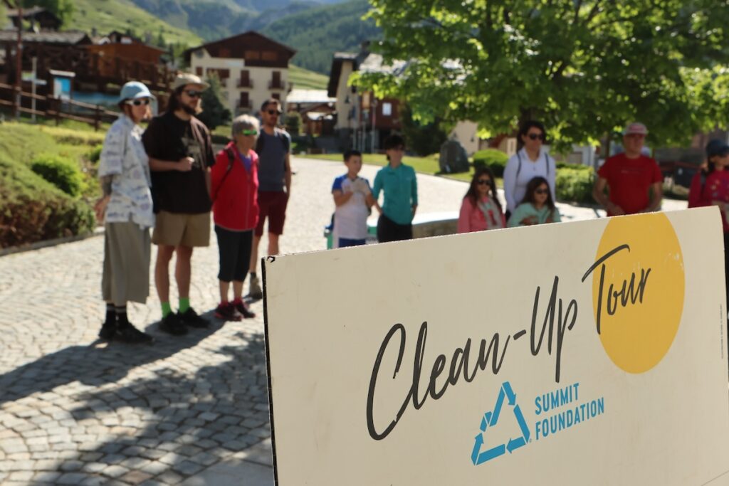 La giornata ecologica del Clean Up Tour a Chamois